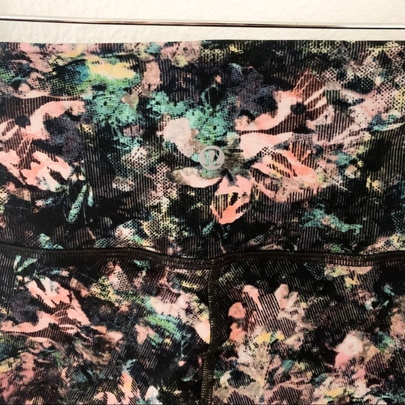 Lululemon Wunder Under HR Crop - Picture 9 of 13